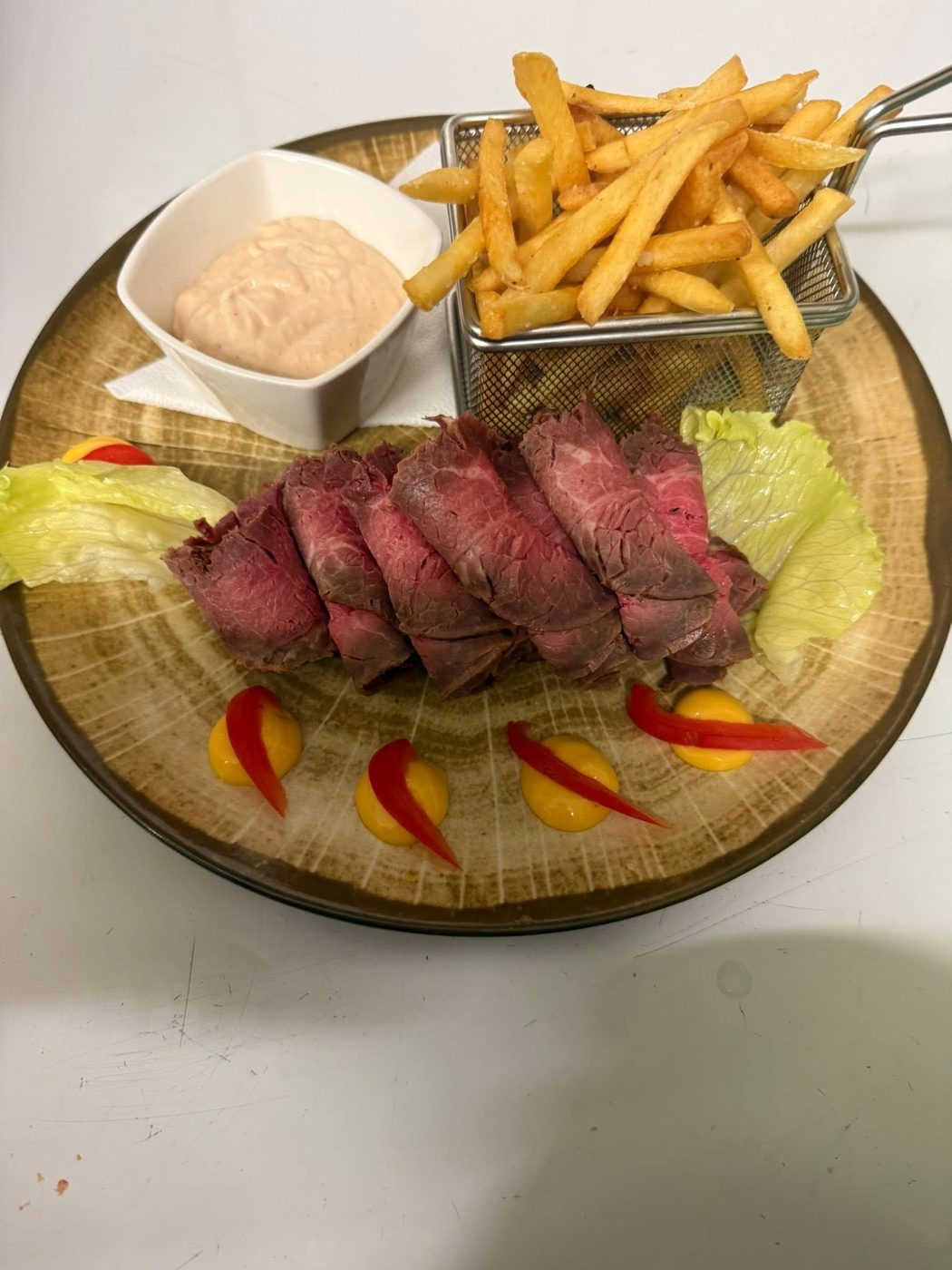 Steak připravený na grilu